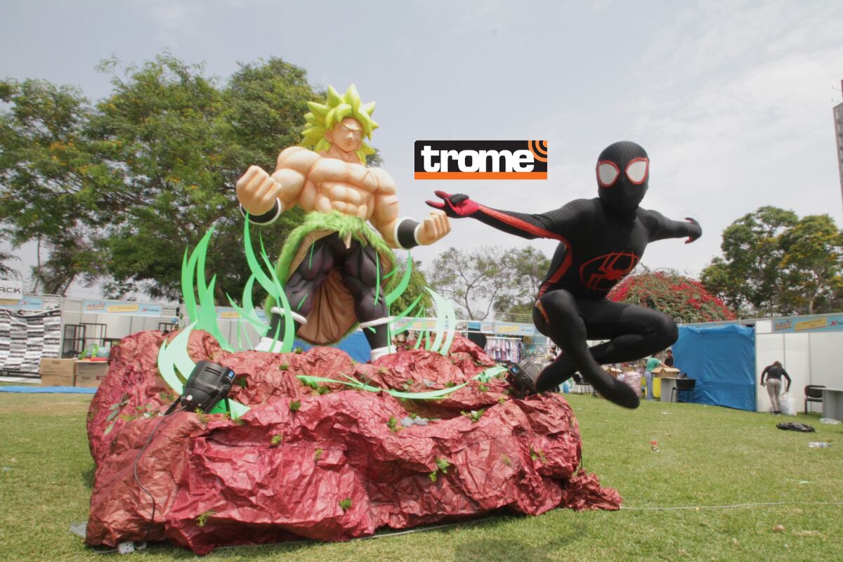 Para confeccionar su traje buscó los materiales en Gamarra y en el centro de Lima. Foto: Alan Ramírez.