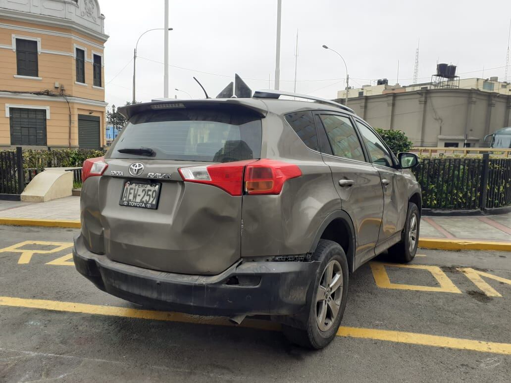 Giancarlo Paolo Sánchez Suarez (25), detenido cuando manejaba la camioneta robada del taxista Gerber Luis Coz Vara (36), confesó que fue él quien descuartizó al trabajador. (fotos: Mónica Rochabrum/Trome)