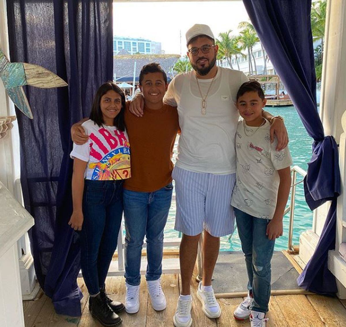 Raphy Pina y sus hijos, previo a la Navidad 8Foto: Instagram)