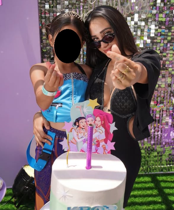 Valery Revello celebrando el cumpleaños #6 de su hija.