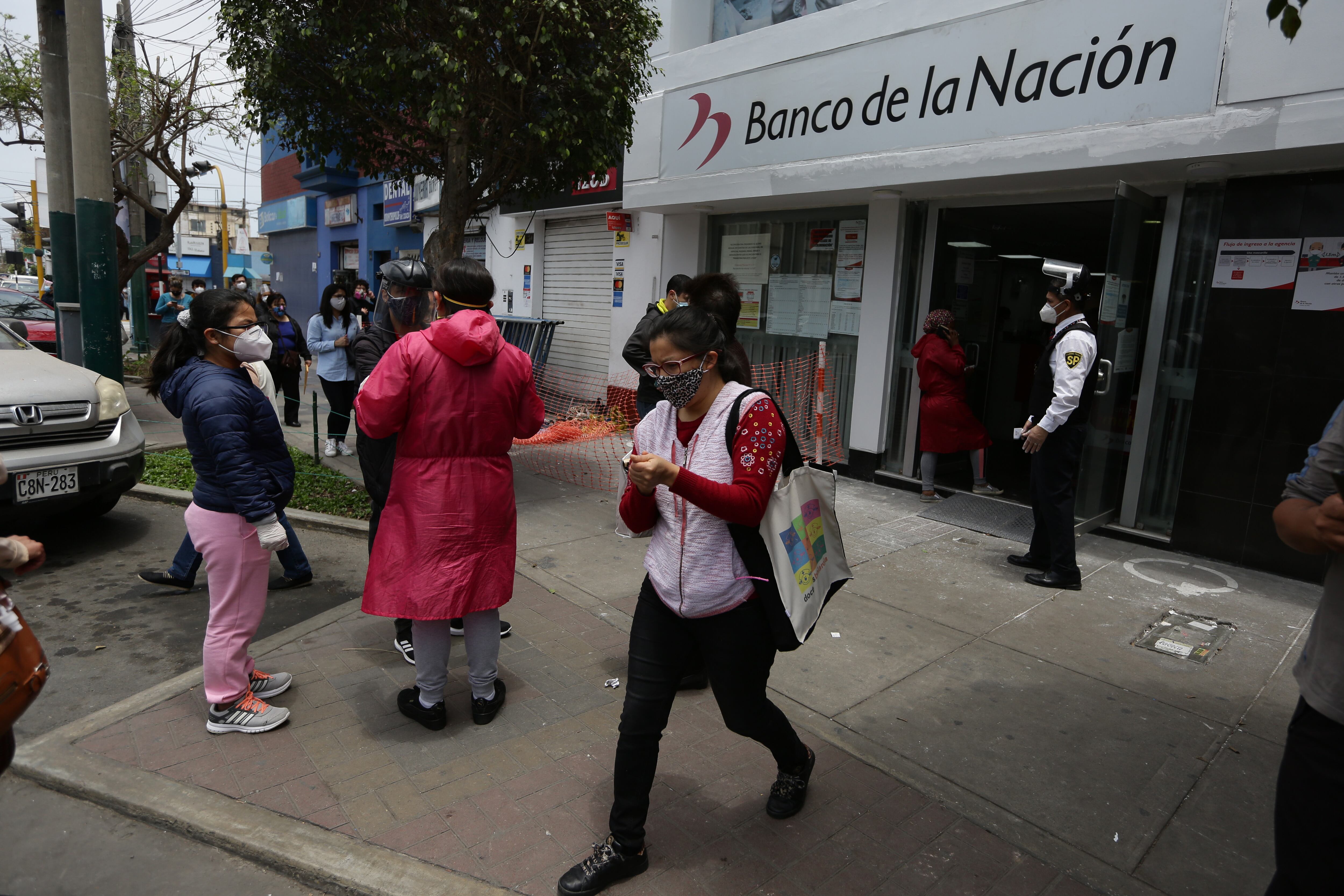 El Gobierno ha precisado que el Segundo Bono Familiar Universal se repartirá entre los meses de octubre, noviembre y diciembre. (Foto: Fernando Sangama / GEC)