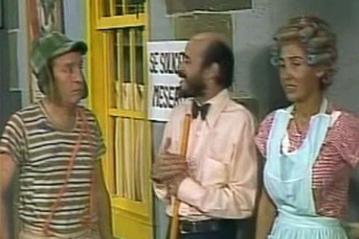 El episodio donde aparece un nuevo mesero en la fonda de doña Florinda (Foto: Televisa)