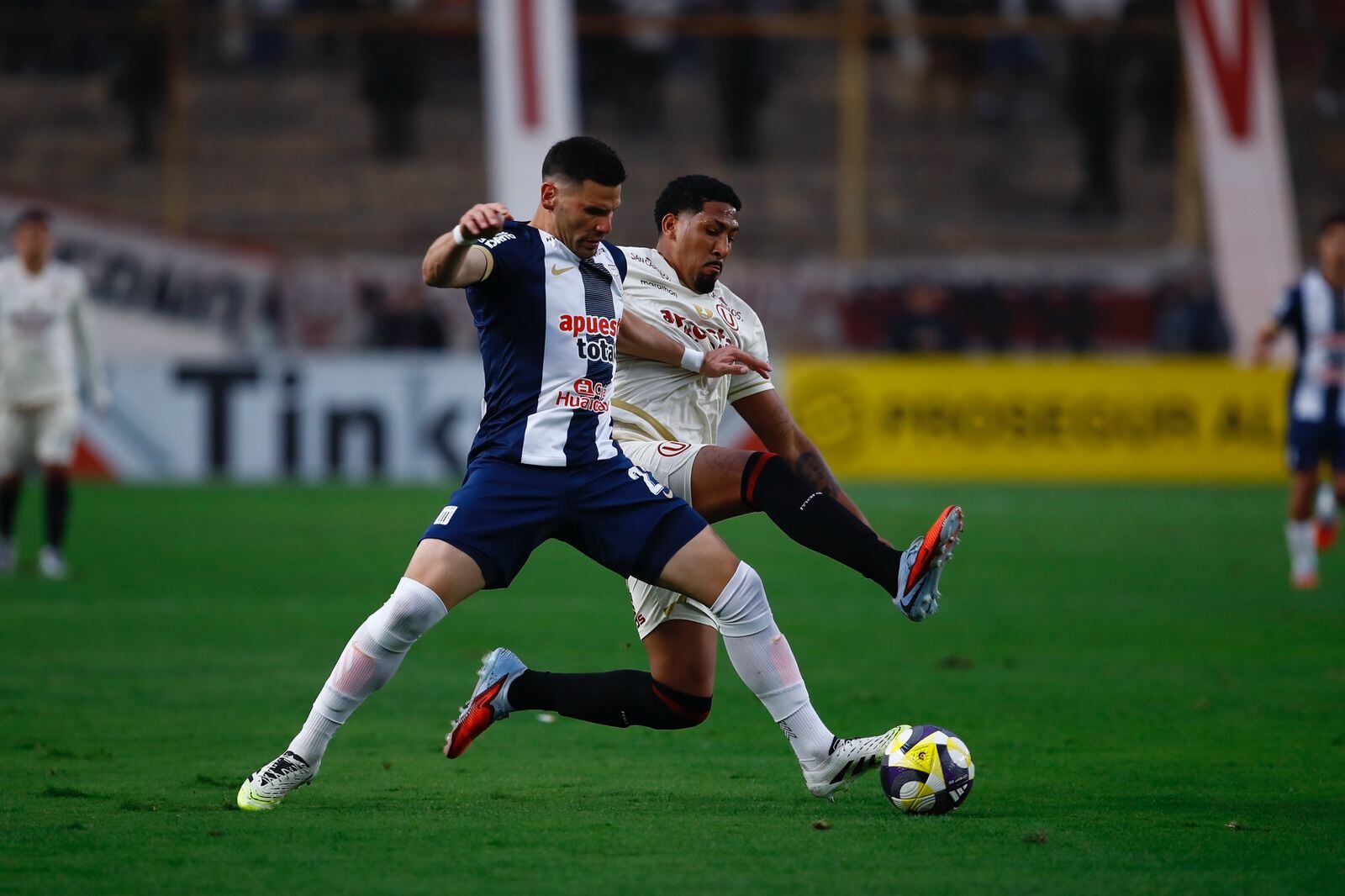 Guillermo Enrique fue la figura del clásico entre Alianza Lima y Universitario. (Foto: GEC)
