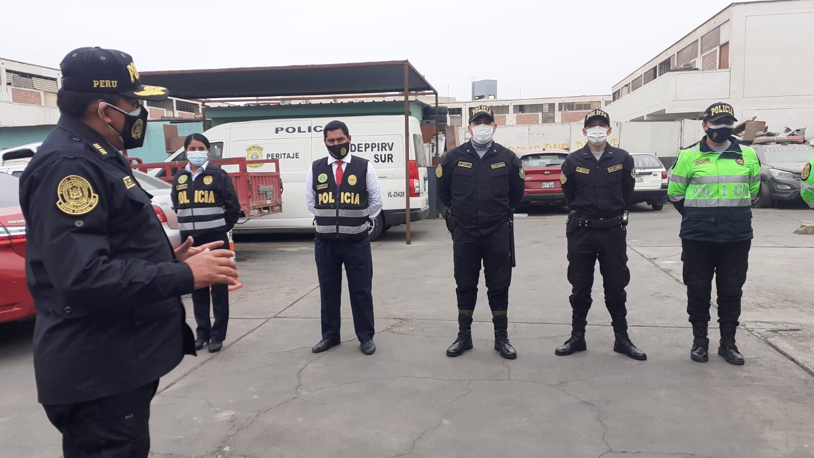 Tras ser perseguido a balazos, el venezolano Jhoan Ernesto Pinto Marcano (23), ‘Kalimba’, de la banda ‘Los Caraqueños de Túpac’, fue atrapado por los policías de la comisaría de Mateo Pumacahua, en Chorrillos.