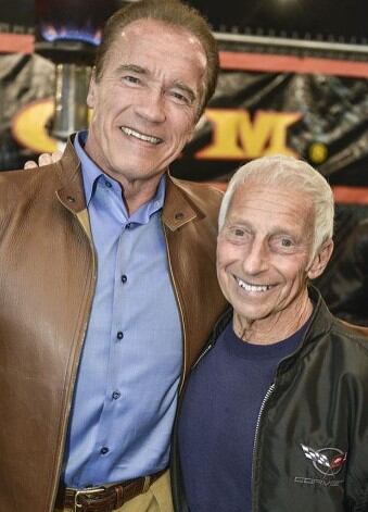 Arnold Schwarzenegger junto a Eddie Giuliani, uno de sus compañeros de entrenamiento (Foto: Arnold Schwarzenegger / Instagram)
