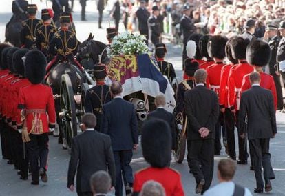 En 1997, miles de personas asistieron al funeral de la Princesa Diana de Gales.