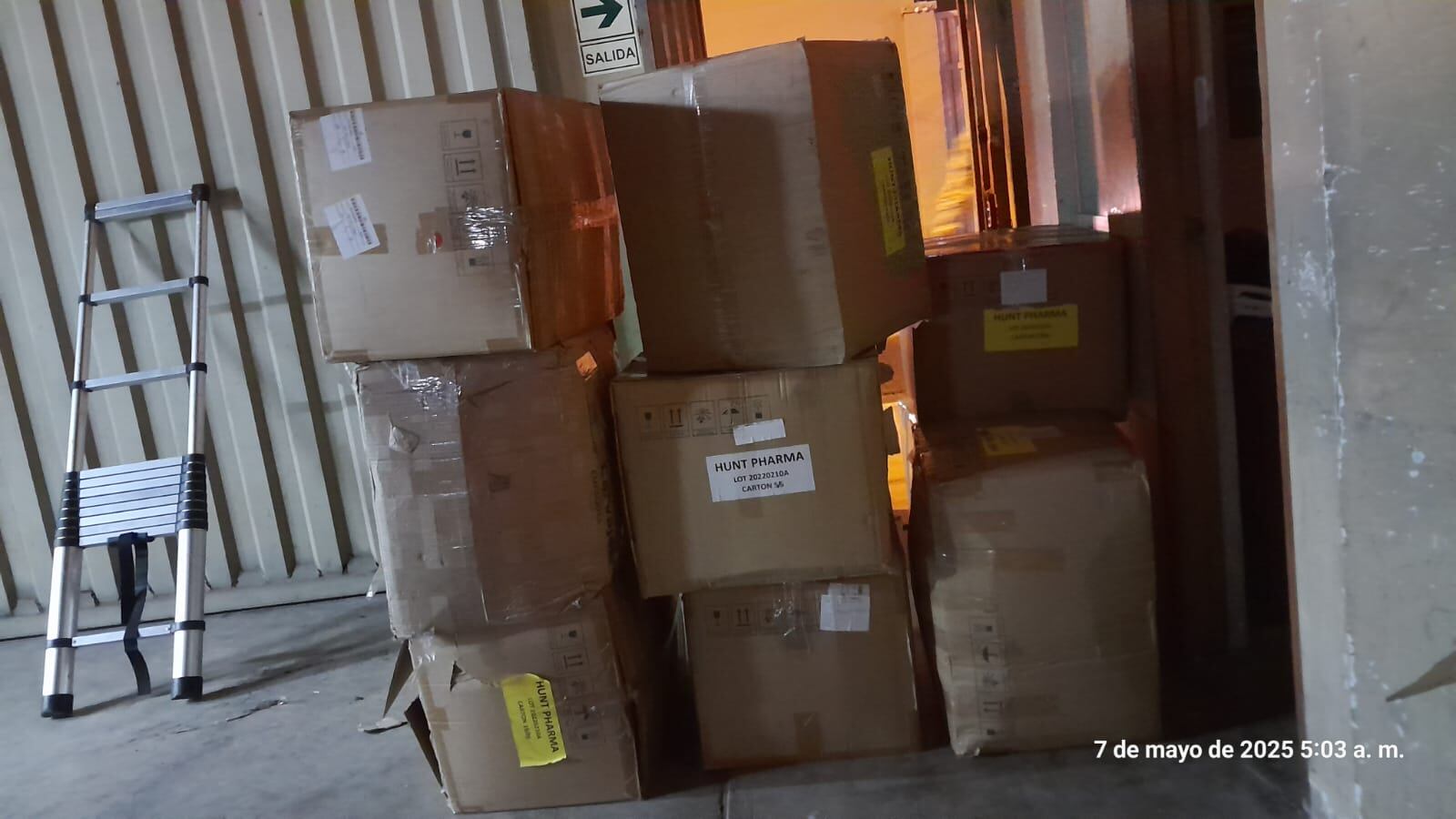 Mercadería que iban a hurtar estaba lista para ser colocada en un auto.