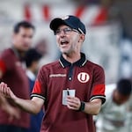 Archivan sanción contra Javier Rabanal y podrá estar en el banco de Universitario contra Comerciantes Unidos