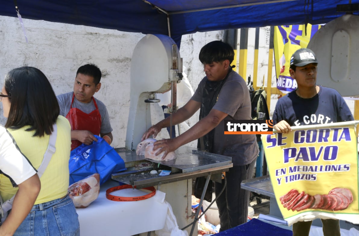Abrieron las paviferias, para canjear vales físicos y digitales de pavo y de cerdo. Mira dónde, los horarios y tipos de vales. (Entrevista: Isabel Medina / Foto: Allengino Quintana / Trome),