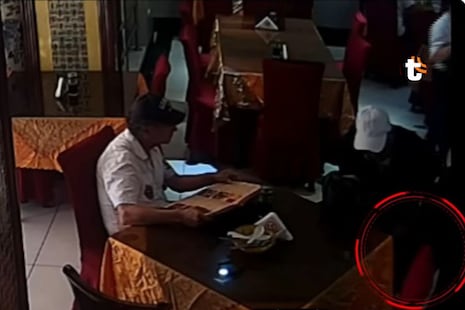 ¡ABUELOS DEL ROBO! Adultos mayores fingían ser clientes y robaban en chifas de Jesús María