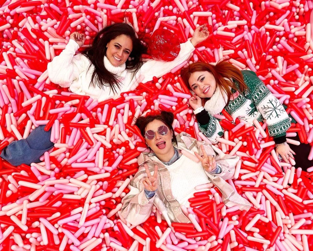 Daniela junto a sus colegas y amigas Jessica Segura y Mariana Botas (Foto: Daniela Luján / Instagram)