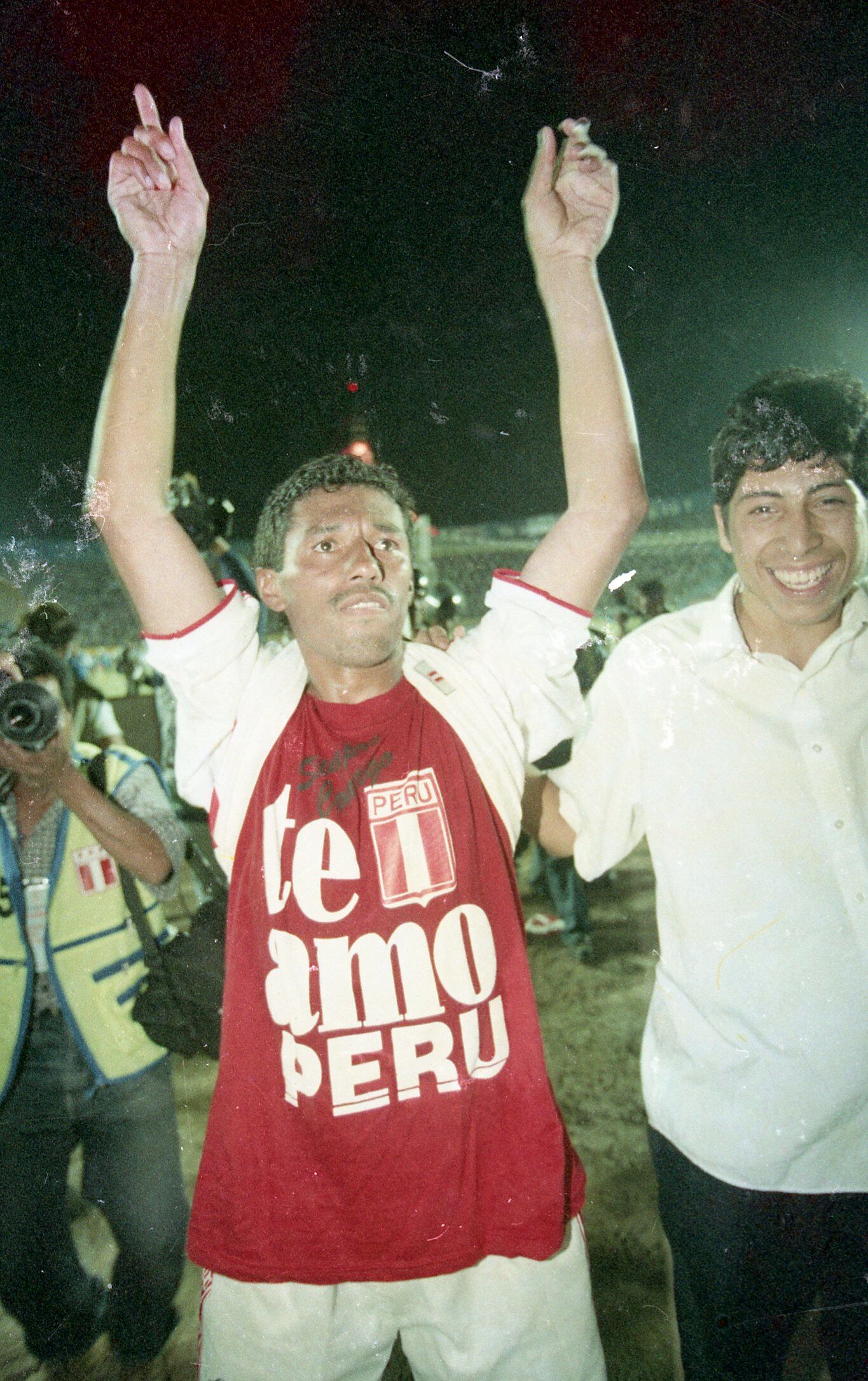 No jugó ningún Mundial y tampoco ganó títulos con la selección, pero siempre lo mereció. Con sus típicos 'Chorrigolazos', Roberto Palacios le dio bastante alegrías al Perú en medio del tiempo más adverso para la selección. Su amor por el país nunca fue negociable, siempre lo reflejó, y no casualmente es el futbolista con más participaciones en toda la historia de la 'Blanquirroja'. Absolutamente nadie ha jugado tantos partidos como él representando al país (128 cotejos).