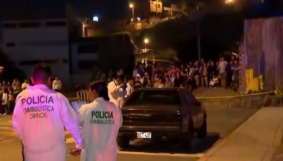 Asesinan a balazos a dos hombres dentro de vehículo