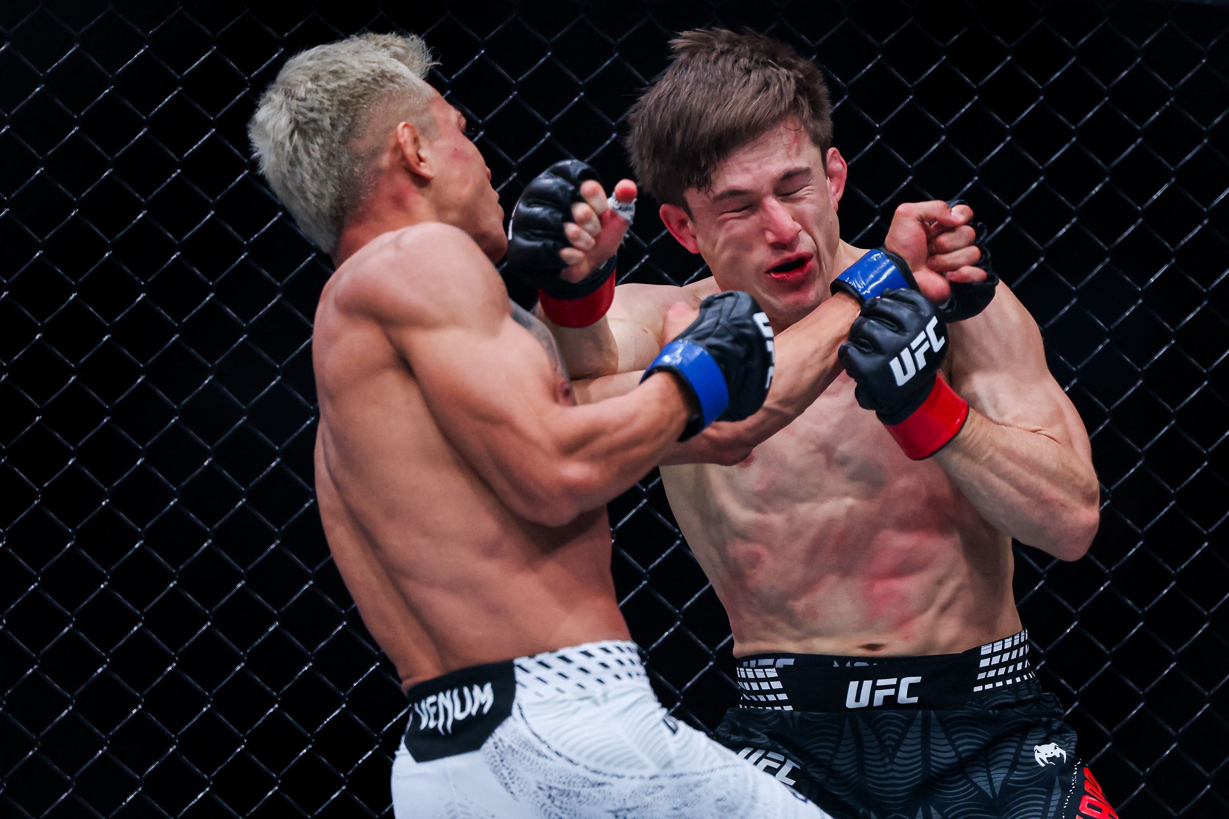 José Ochoa se lució en su cuarta presentación en UFC. (AFP)