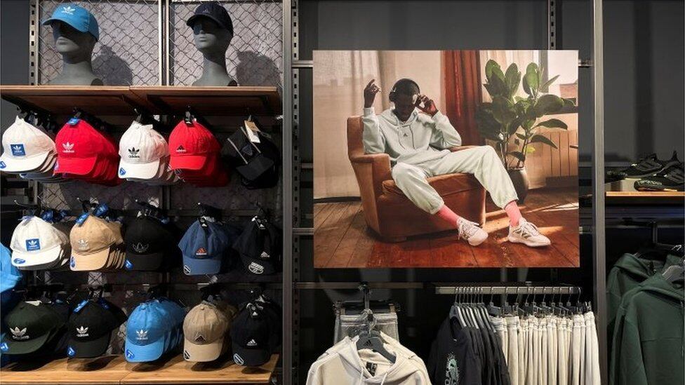 La ropa deportiva de Kanye West era vendida en las tiendas de Adidas. (Foto: Reuters)