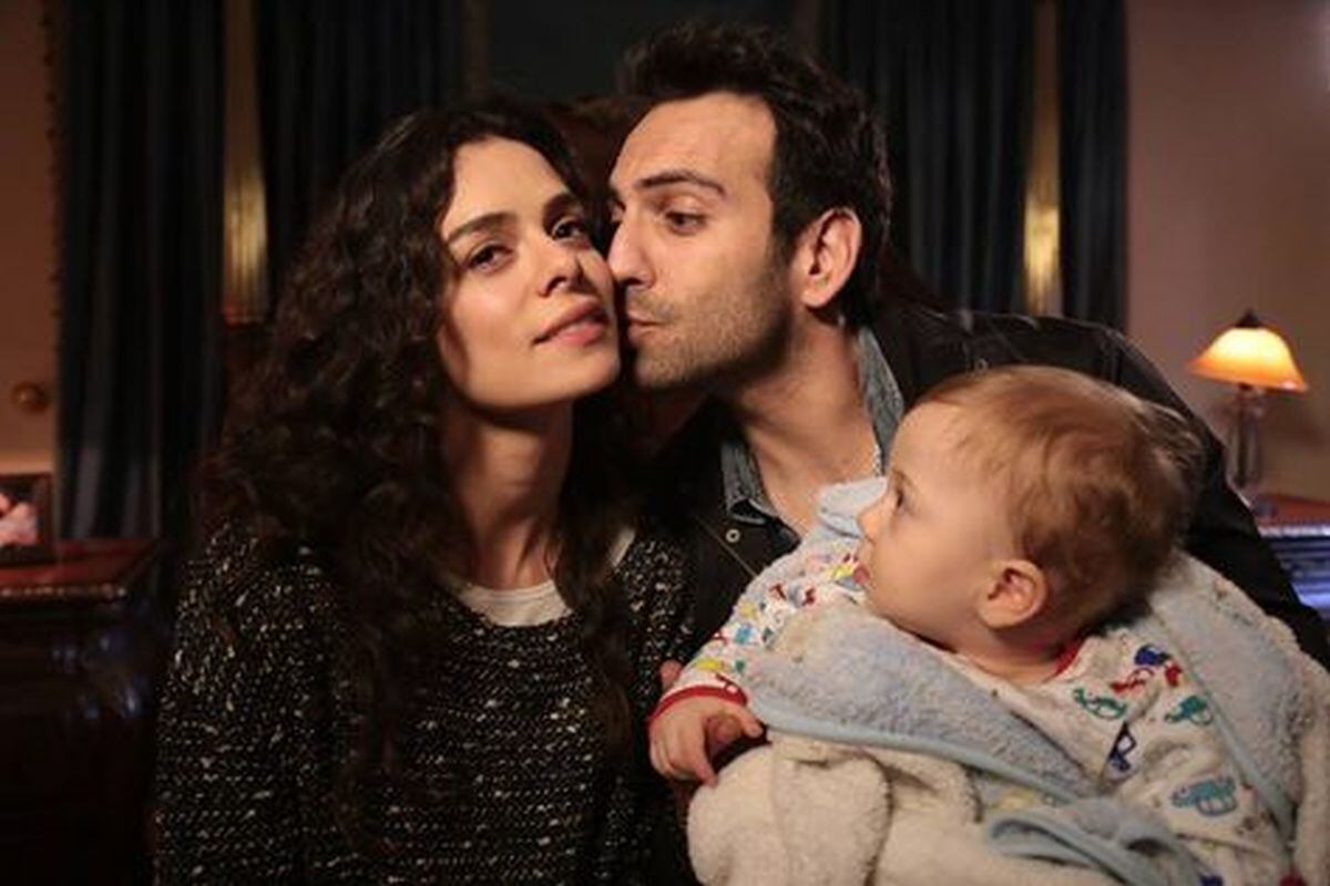 Fatih hará de todo para sacar adelante a Zeynep y su pequeño bebé (Foto: Süreç Film)