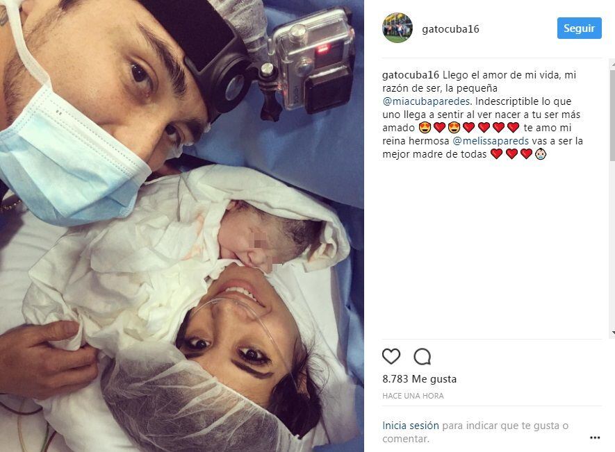 Con esta publicación Rodrigo Cuba celebró el nacimiento de su hija con Melissa Paredes. (Foto: Instagram)