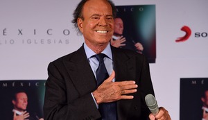 Fiscalía de España archiva denuncia de agresión sexual contra Julio Iglesias
