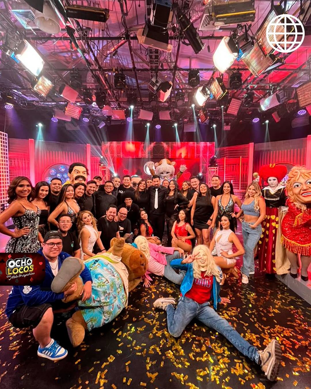 Aldo Miyashiro y el equipo de Ocho Locos