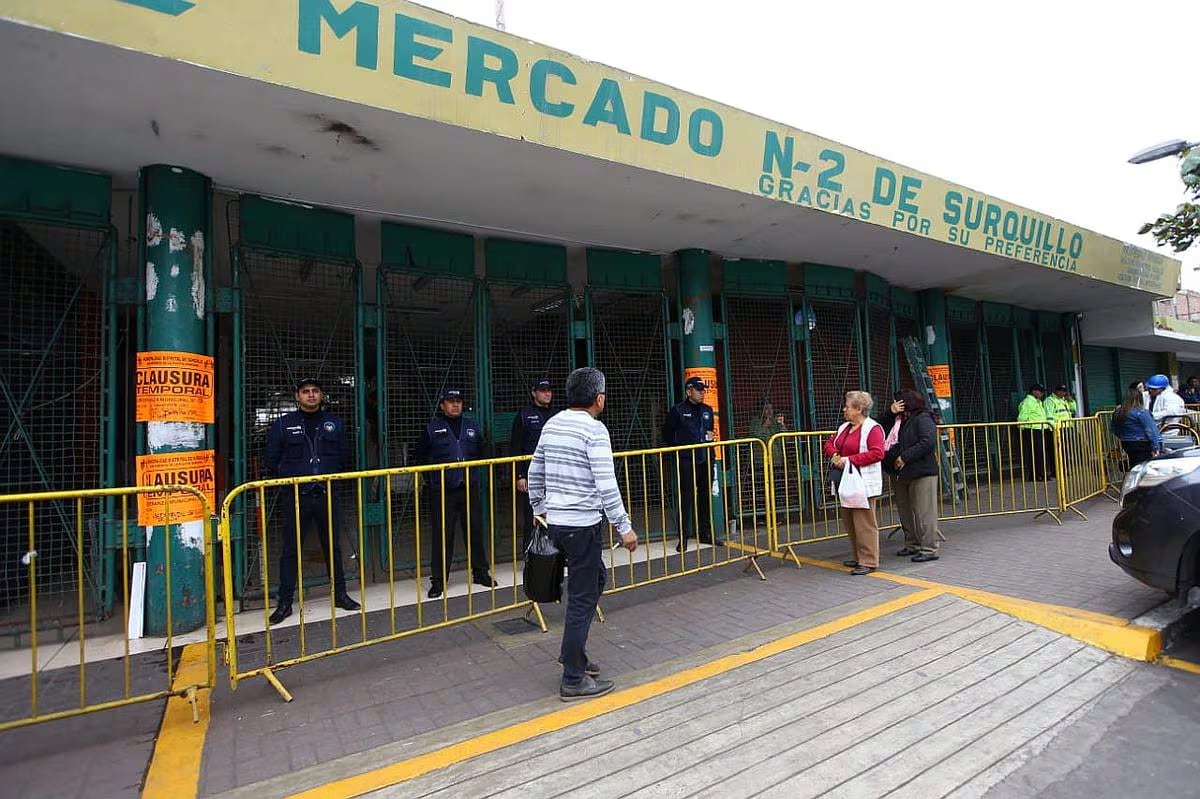 Testigos indicaron que ambos habían llegado al mercado para realizar la entrega de un paquete cuando fueron sorprendidos por dos hombres armados. (Foto Referencial)