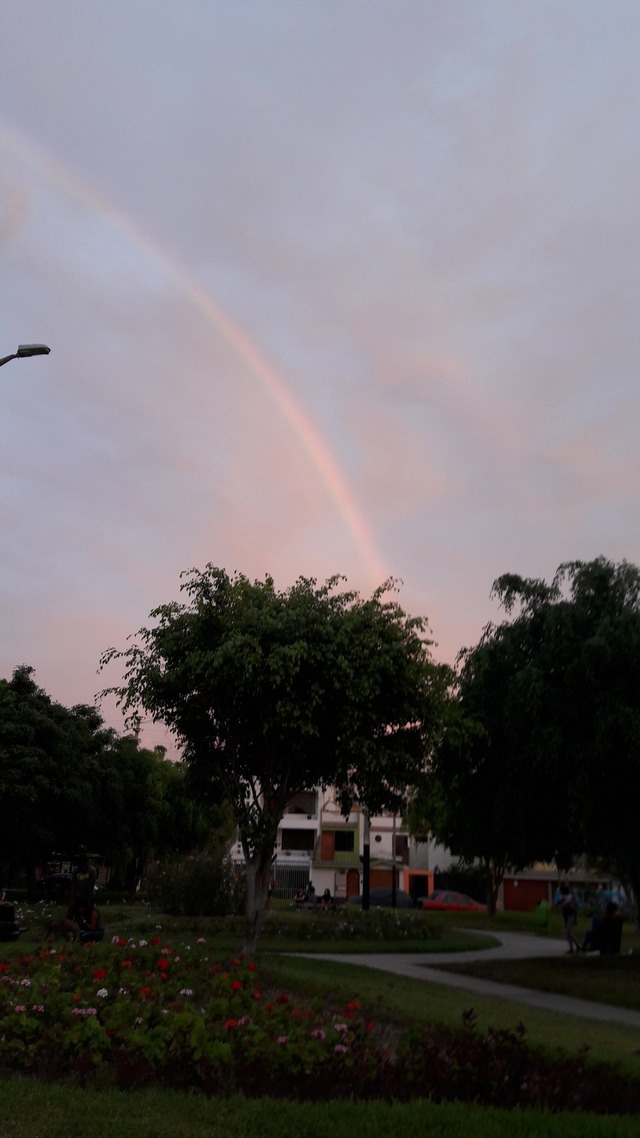 Arcoíris en Lima. Foto: Twitter