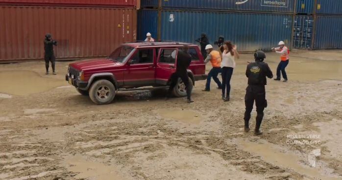 'La Cuina', 'Tonina' y 'Pilar' fueron emboscadas por un operativo que fue orquestado por la 'Diabla' (Foto: Telemundo)