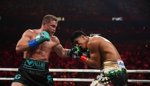 Canelo Álvarez domina a Jaime Munguía en duelo México vs. México y retiene el título unificado de los pesos súper medianos