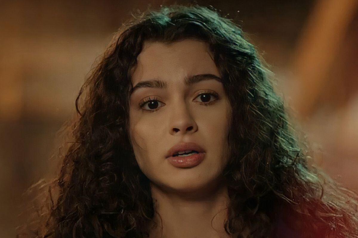 Su Burcu Yazgi Coşkun como Asiye Eren en "Hermanos" (Foto: NG Medya)