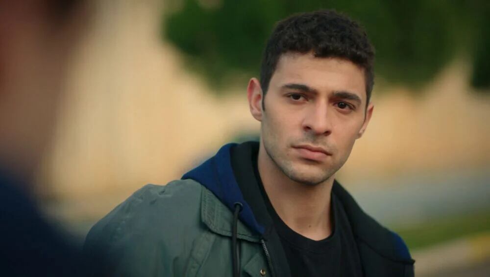 Orhan le pide a los Eren que se queden (Foto: NG Medya)