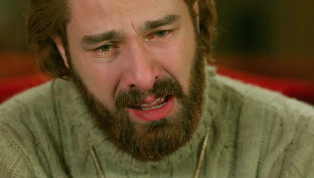 El actor y modelo Furkan Palali interpreta a Fikret Fekeli, el sobrino de Fekeli, en “Tierra amarga” (Foto: Tims & B Productions)