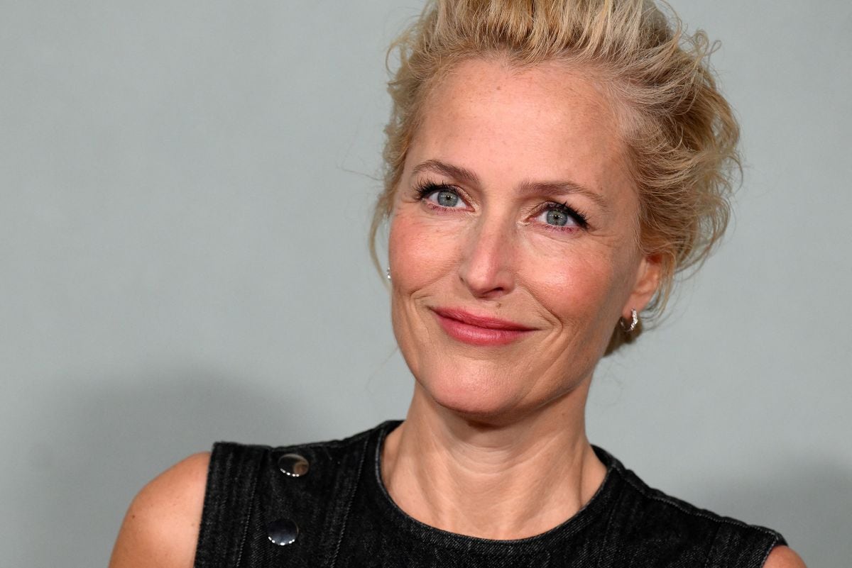 Gillian Anderson posa en la alfombra roja a su llegada para asistir al estreno mundial de "The Crown 5" en Londres el 8 de noviembre de 2022 (Foto: Daniel Leal / AFP)