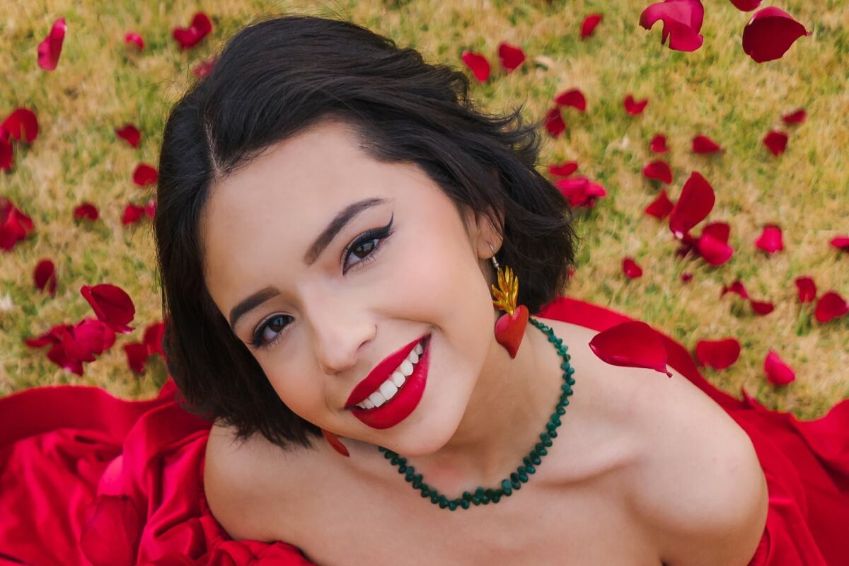 La cantante de 18 años mostró todos los detalles de su habitación en el rancho El Soyate. (Foto: Ángela Aguilar / Instagram).