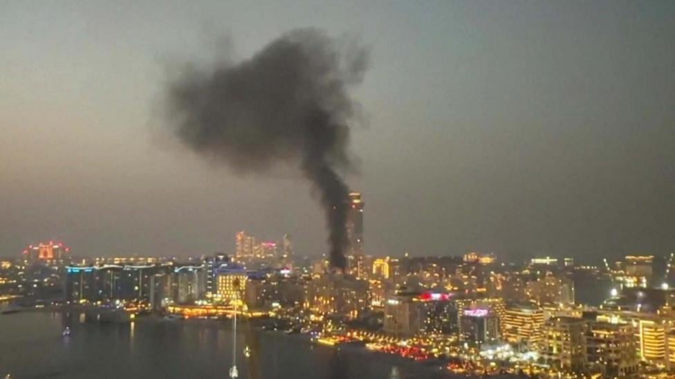 En Dubai fueron alcanzados objetivos civiles, incluidos hoteles y aeropuertos.