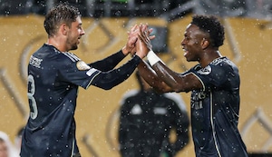 Real Madrid goleó 3-0 al Salzburgo con puros golazos y avanzó a los octavos de final del Mundial de Clubes