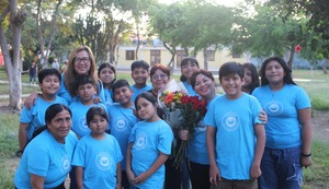 Estudiante norteamericana promueve escolares líderes en el Perú