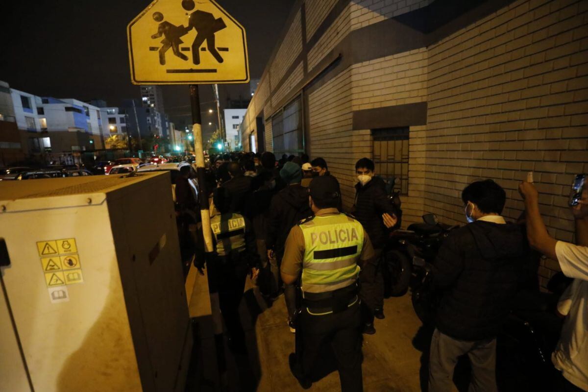 Aldo Miyashiro y Óscar del Portal no se presentaron a jugar en Once Machos vs. Poetas. Foto: Cesar Bueno @photo.gec