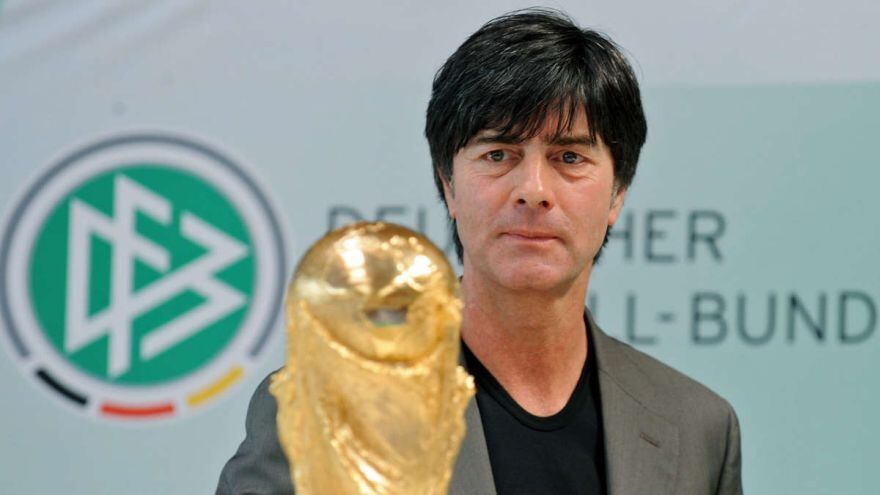 Joachim Low dirigió tres mundiales: Alemania (Sudáfrica 2010, campeón en Brasil 2014, y Rusia 2018). (Foto: AFP)