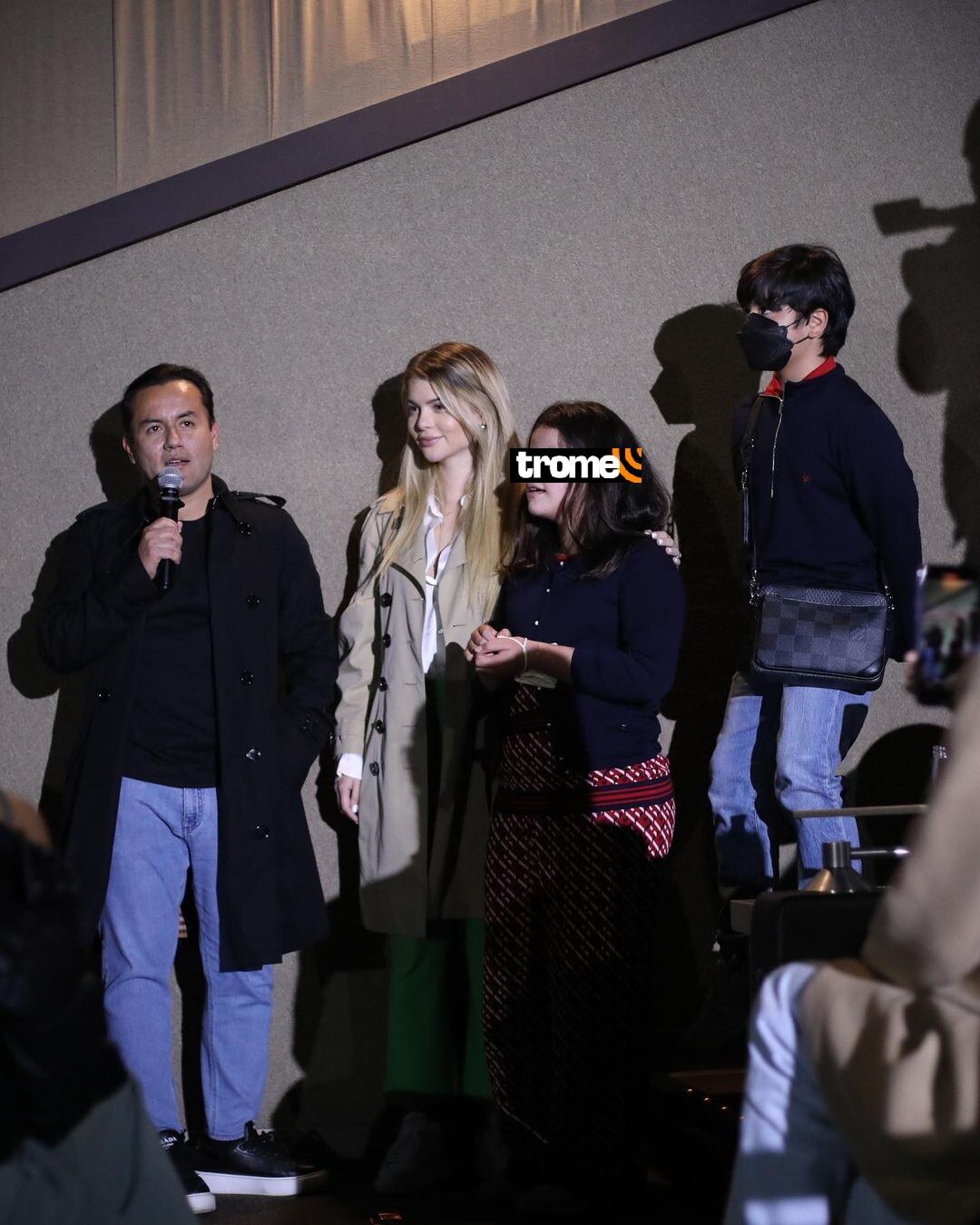 Brunella Horna y Richard Acuña se comprometieron.