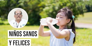 Aprende por qué los niños son más vulnerables al golpe de calor, cómo identificar sus síntomas y qué hacer ante esta emergencia. Foto: Istock.