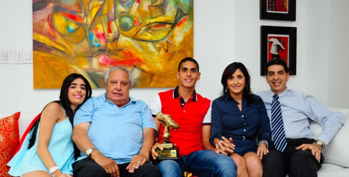 Delantero fue convencido para jugar al fútbol por su hermano mayor