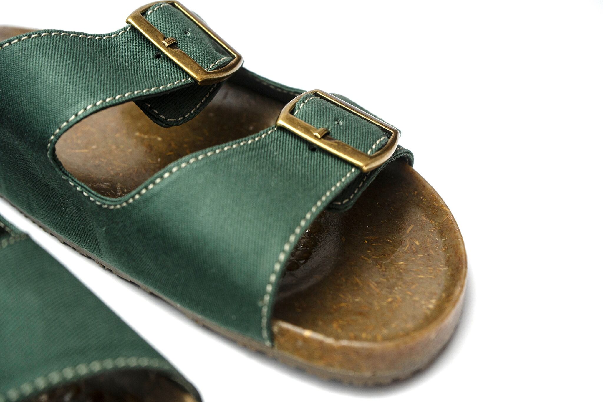 Estas sandalias son las más pedidas y da trabajo a toda la cadena productiva.