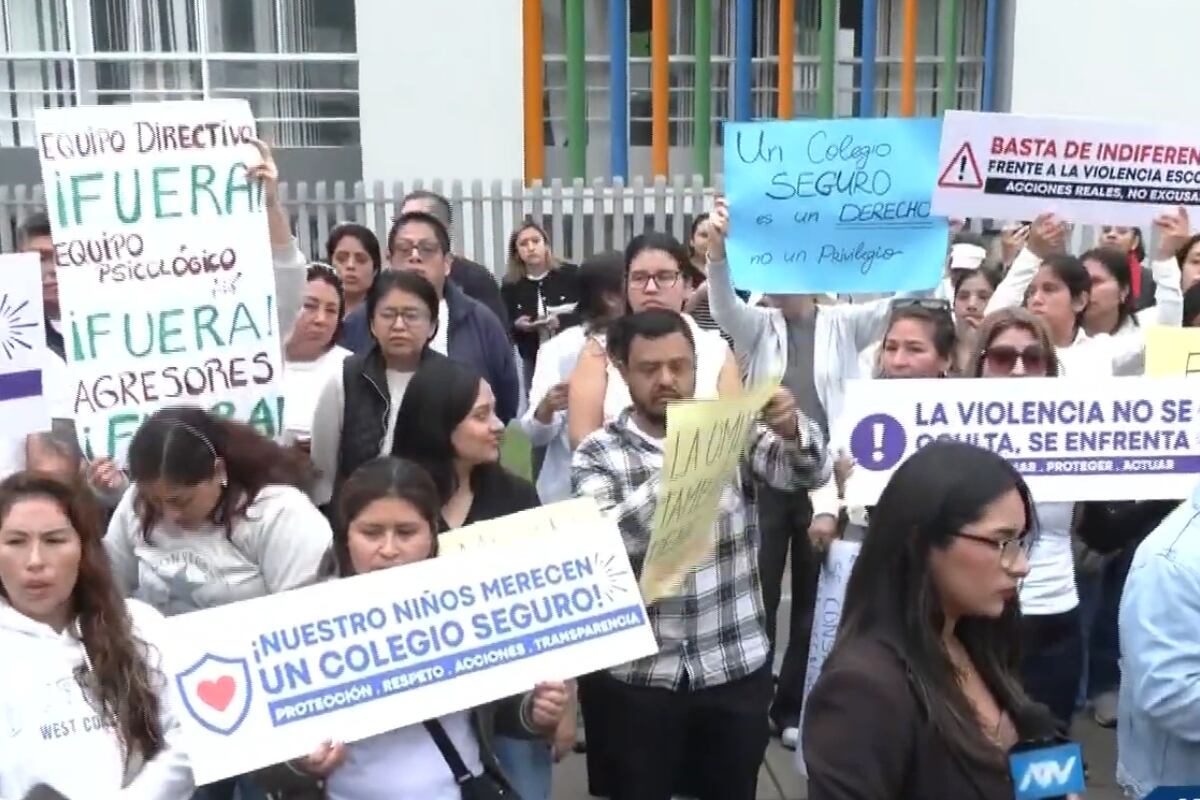 Familiares exigen retiro de directora tras denunciar presunta agresión sexual a menor en colegio. (Foto: Captura de YT/BDP)