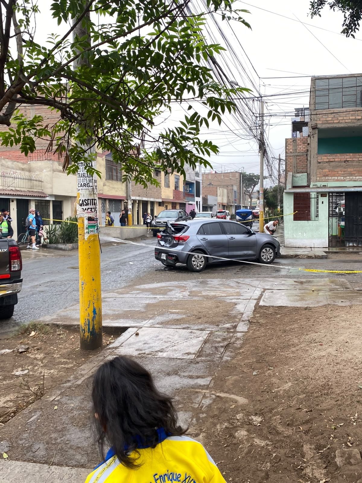 Balacera se registró a plena luz del día y en una zona transitada y cercana a colegios. Foto: Trome
