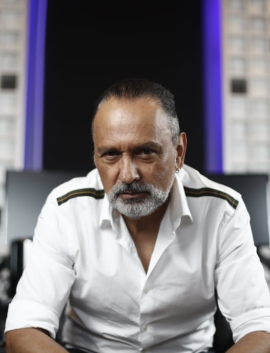 'Pocho' Prieto, líder del grupo 'Río' cuenta las aventuras vividas en 40 años de carrera musical