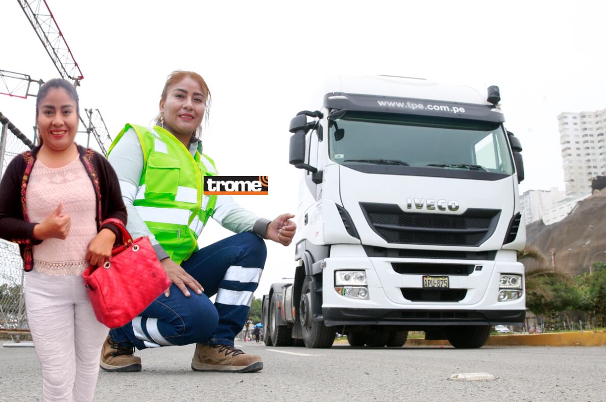 María Cruz sale adelante manejando tráiler y le gusta su trabajo. La llaman 'Reina trailera del Perú' y muchos la siguen en TikTok. (Entrevista: Isabel Medina / Foto: Allengino Quintana / Trome).