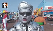 Robotín la rompe en Estados Unidos, pero está triste por sus hijas: “Las extraño, pero ahorro para mi futuro”