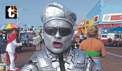 Robotín la rompe en Estados Unidos, pero está triste por sus hijas: “Las extraño, pero ahorro para mi fut...