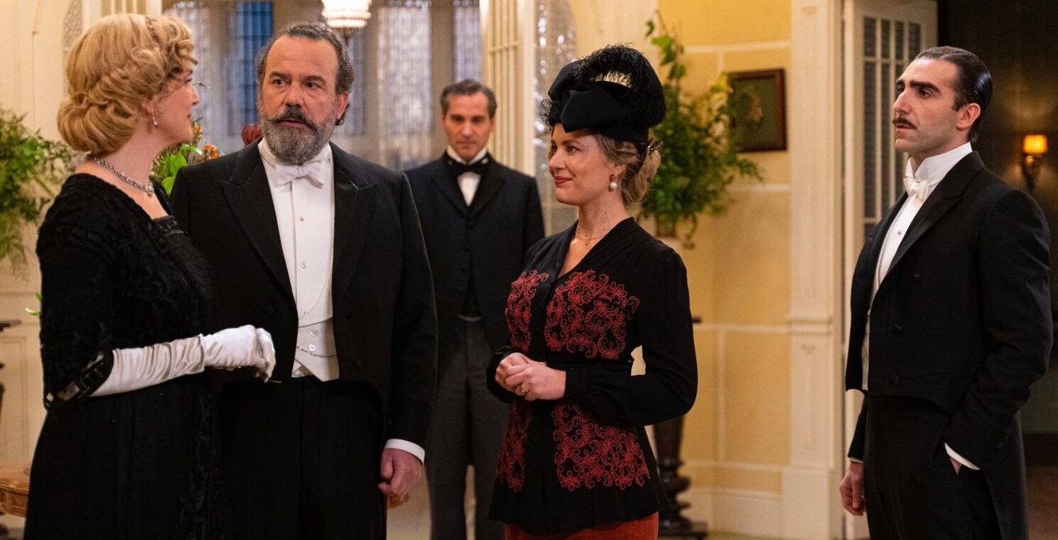 La llegada de la baronesa de Grazalema en "La promesa" (Foto: RTVE)