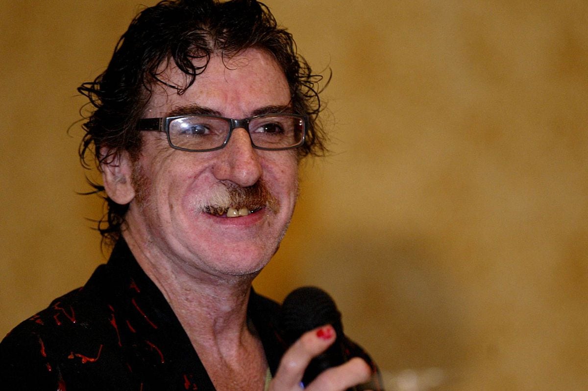 Charly García en una reunión de prensa en Caracas, el 1 de julio de 2005 (Foto: Andrew Álvarez / AFP)