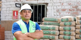 Hace 30 años abrió una ferretería junto a su padre en un local alquilado. Hoy es uno de los referentes del rubro y un verdadero Trome de la Construcción. Conoce la historia detrás de su crecimiento. Foto: Violeta Ayasta.